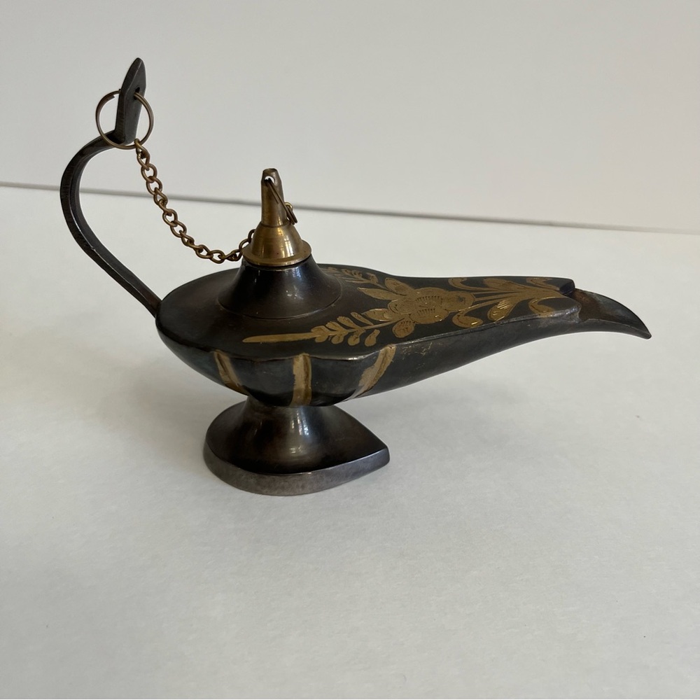 Vintage Aladdin Lamp Ornate Black and Gold Floral Genie Lamp